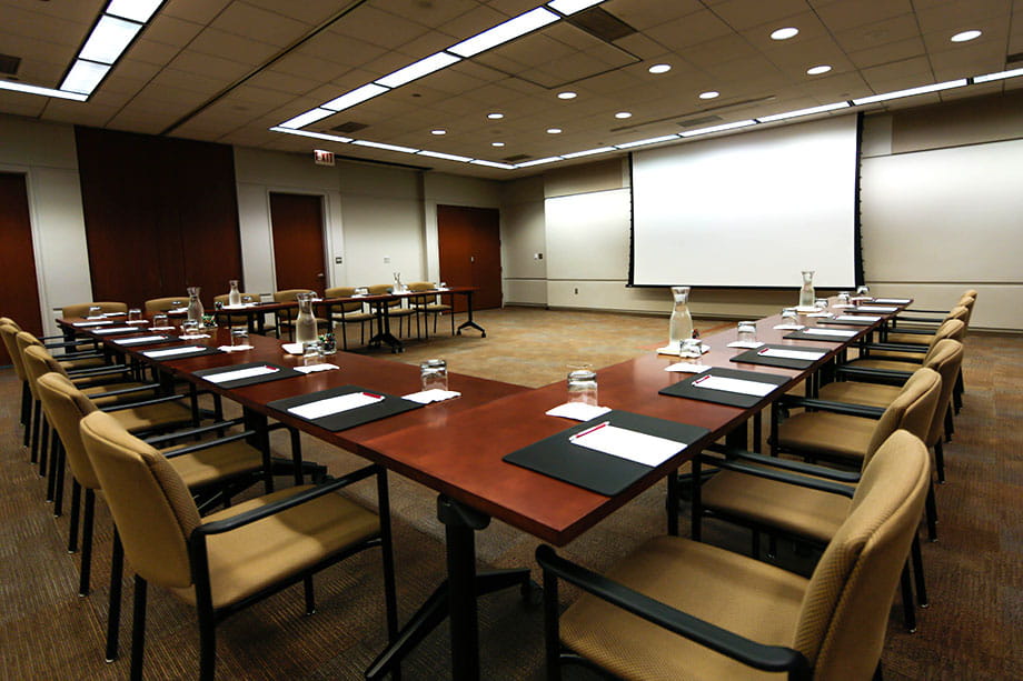 Large Executive Meeting Room | The University of Chicago Booth School ...