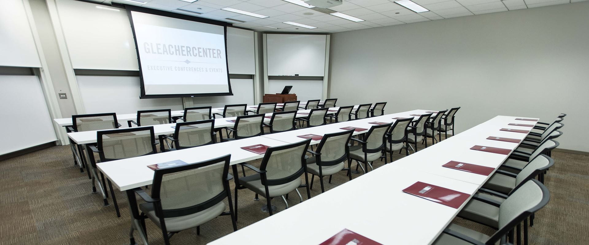 Executive Class Room Medium Executive Meeting Rooms - Gleacher Center